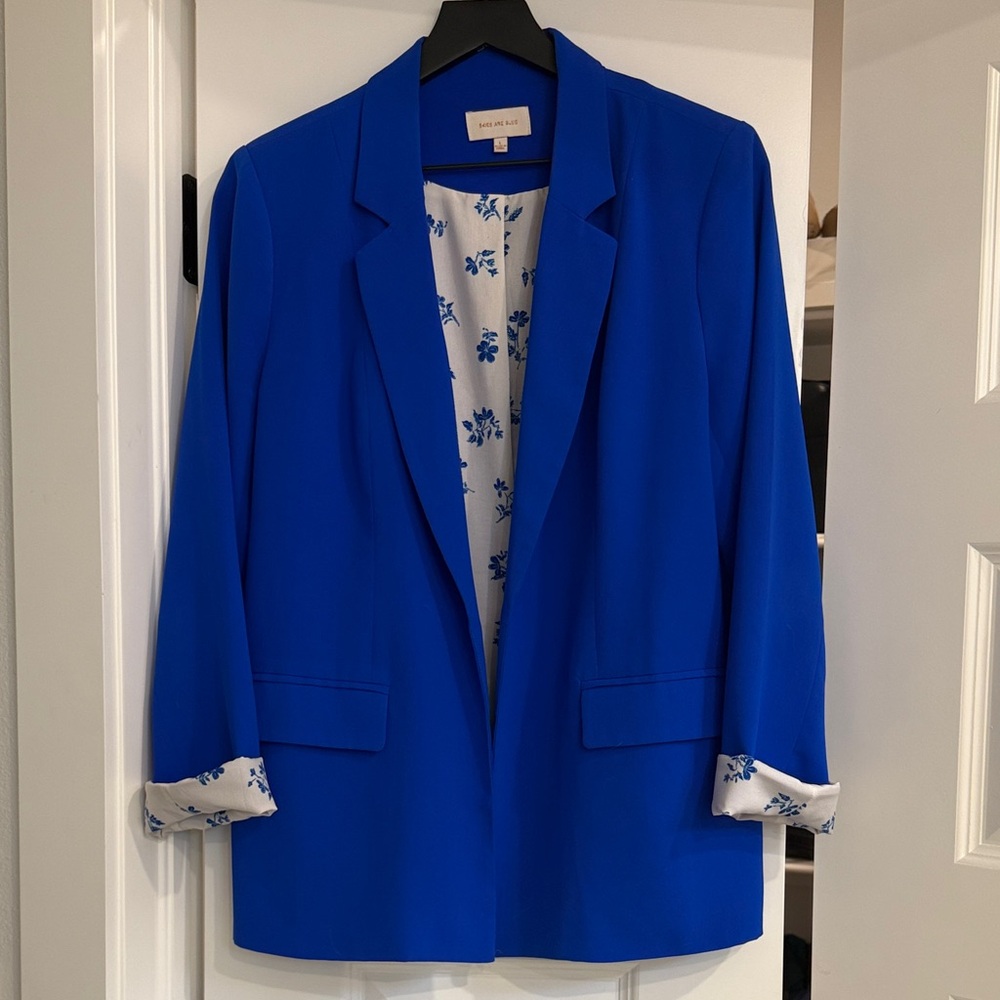 Skies Are Blue Women's Vibrant Blue Blazer
